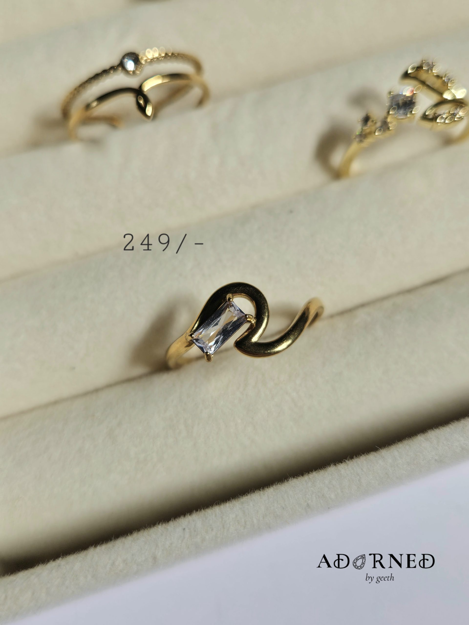 Baguette Curved Ring